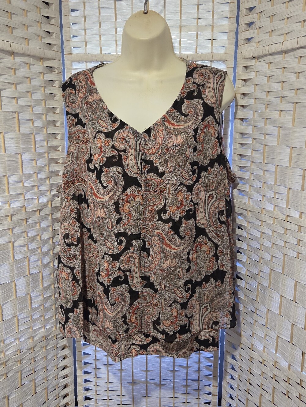 ROZ & ALI Sleeveless Paisley V-Neck Top - Black and Rust